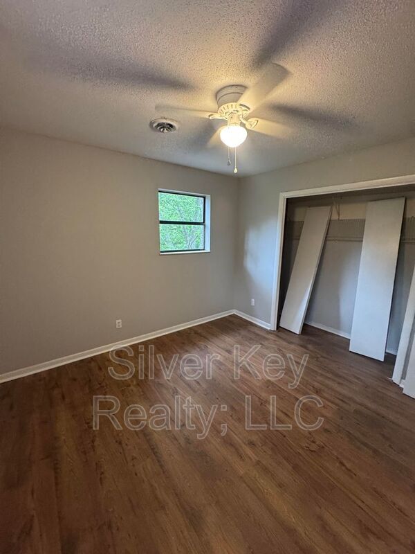 Building Photo - 1206 Knoxville Ave