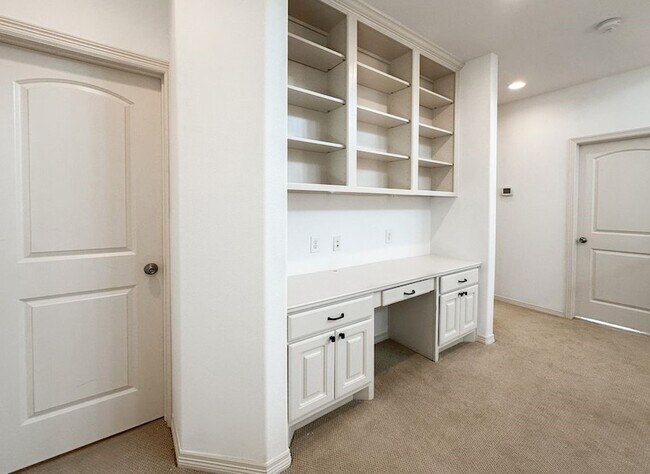 Building Photo - 14 Spincaster Drive
