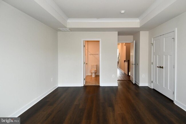 Building Photo - 4917 Crest View Dr