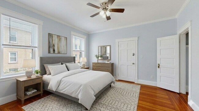 Building Photo - 10 Porter St