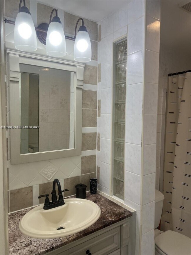 Building Photo - 3545 NE 167th St