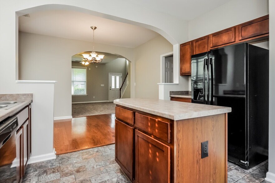 Building Photo - 148 Marino Pl