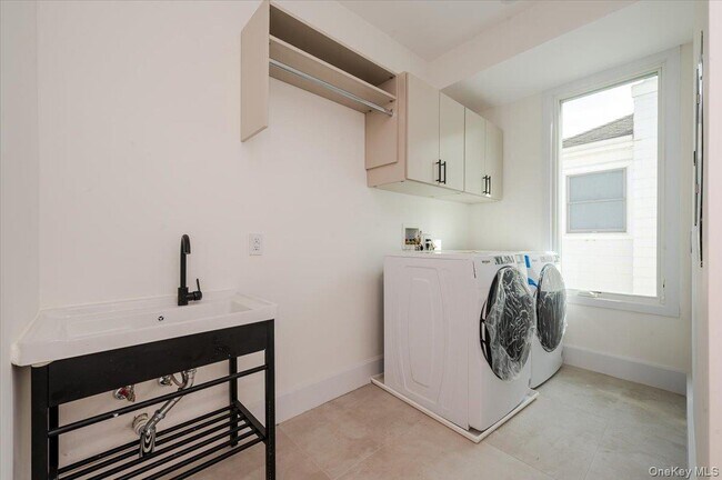 Building Photo - 177 Albany Blvd