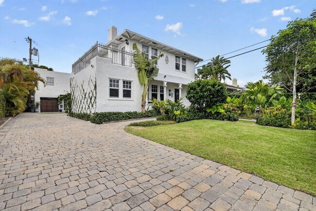 Building Photo - 412 El Prado