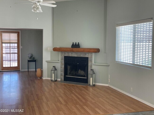 Building Photo - 3911 N Vine Tree Pl