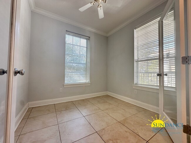 Building Photo - Beautiful Partially Furnished Condo in Downtown Fort Walton Beach!