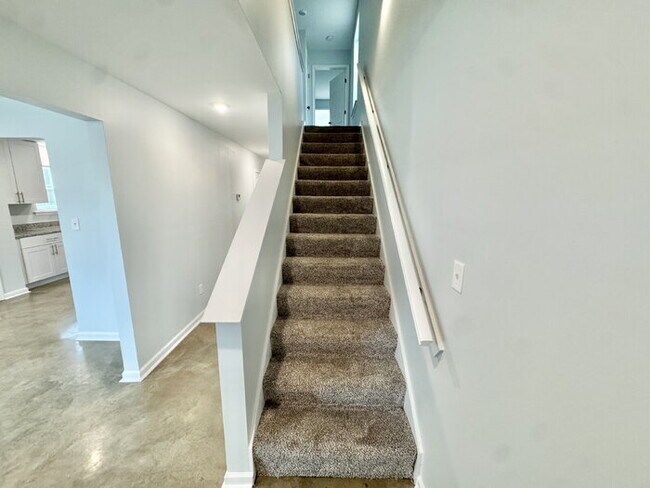 Building Photo - 780 Woodlawn St