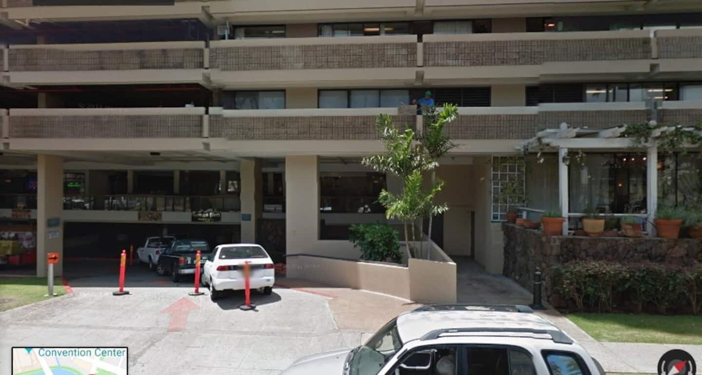 Building Photo - 1909 Ala Wai Blvd