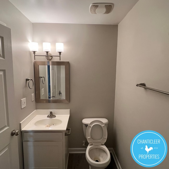 Building Photo - 1041 W Barton St