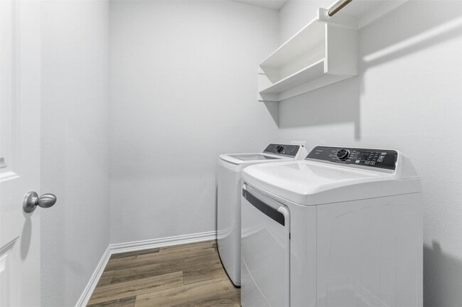 Building Photo - 3520 Columbus St