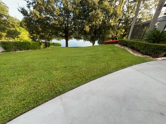 Building Photo - 8131 Vineland Oaks Blvd