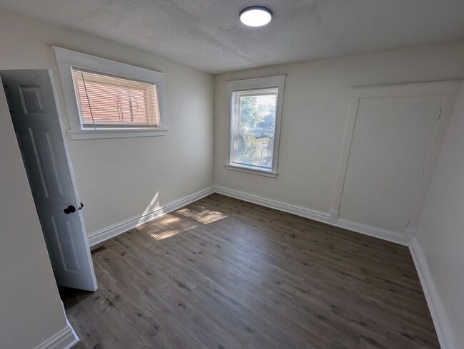 Building Photo - 5120 Lexington Ave
