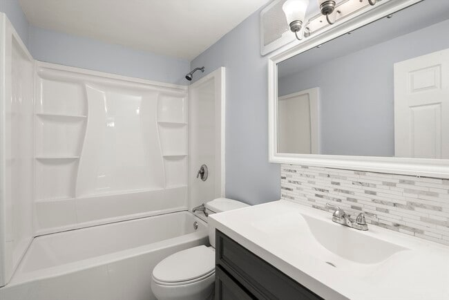 Building Photo - 28 Frost Ave