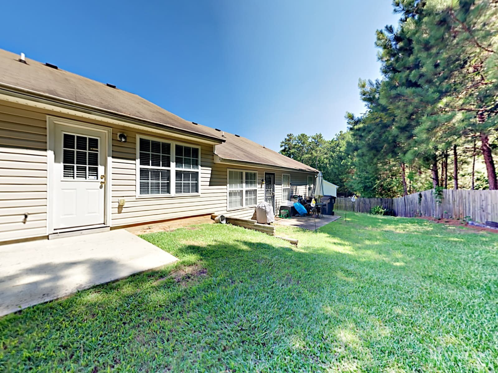 Building Photo - 2177 Red Oak Cir