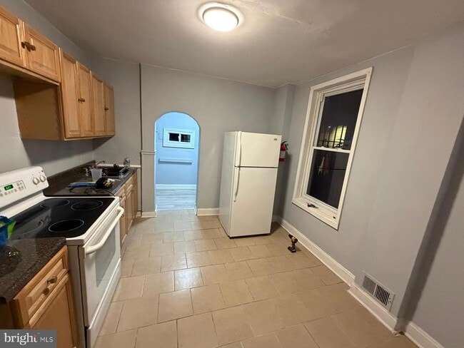 Building Photo - 762 E Willard St