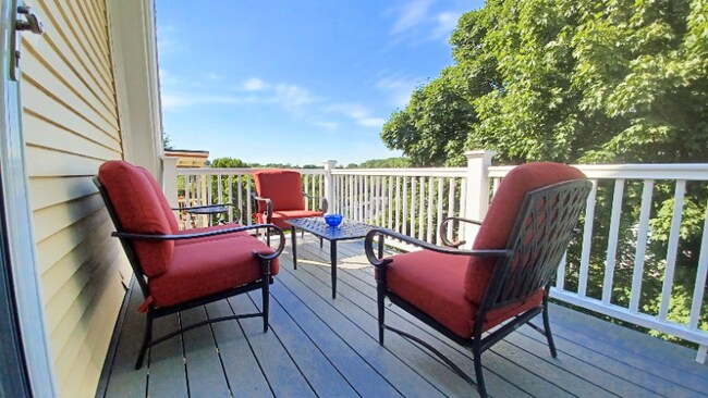 Building Photo - 60 Montvale St