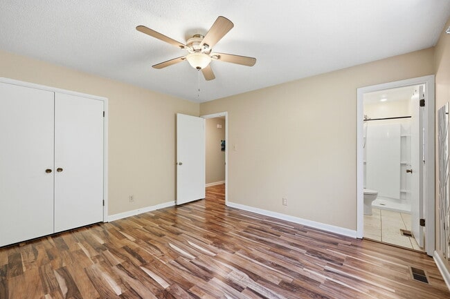Building Photo - 5914 Ormskirk Dr