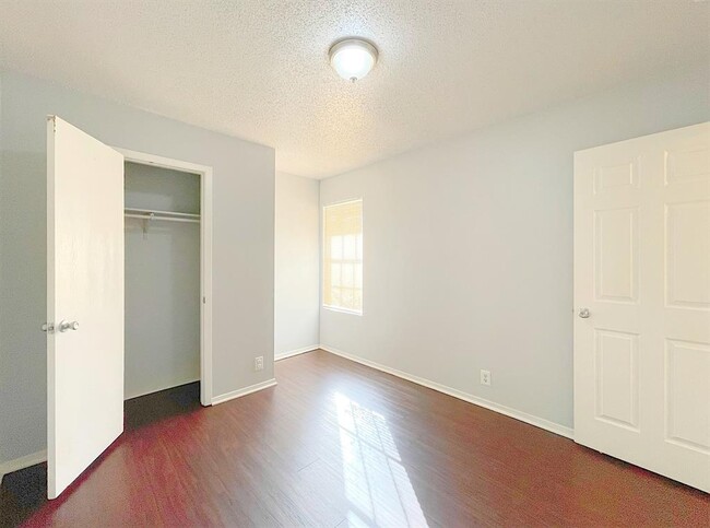 Building Photo - 12414 Deer Falls Dr