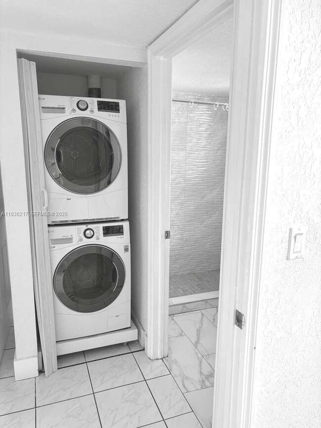 Building Photo - 1175 NW 124 Pl