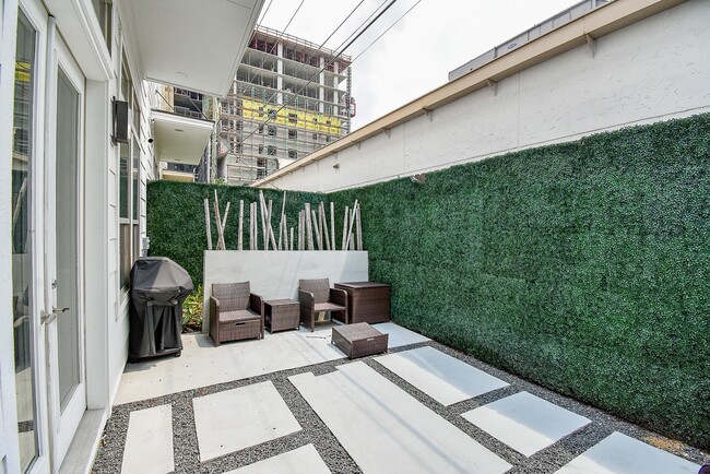 Building Photo - 1211 Rosine St