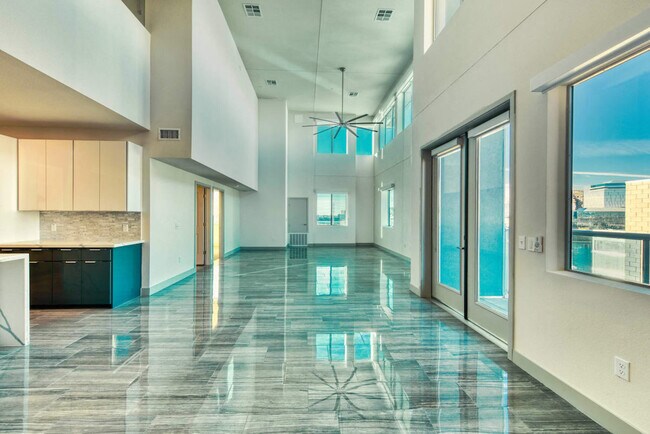 Building Photo - 420 N Scottsdale Rd