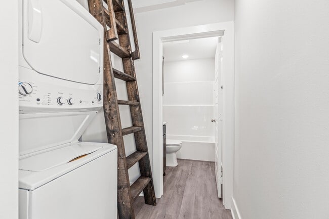 Building Photo - 20048 County Rd 4118