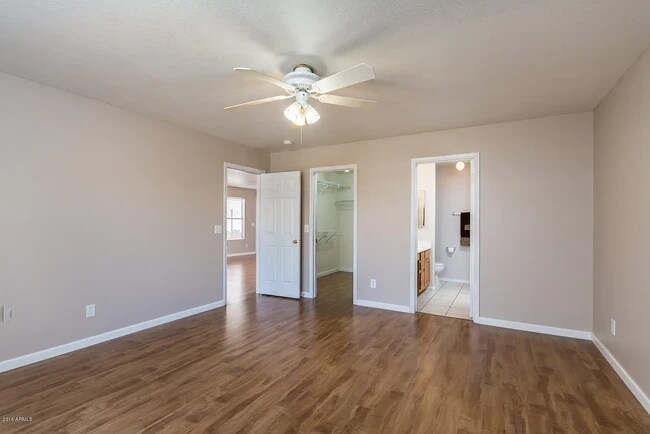 Building Photo - 10864 E Clovis Ave