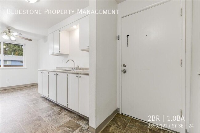 Building Photo - 2599 12th St SE