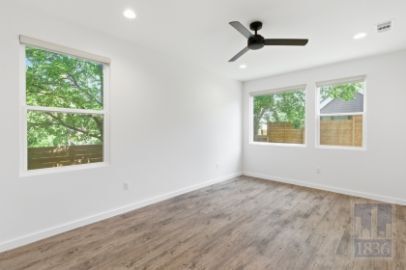 Building Photo - 505 Thelma Dr