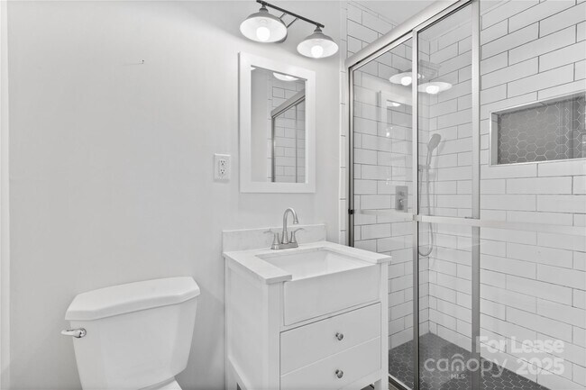 Building Photo - 6101 Davidson Dr
