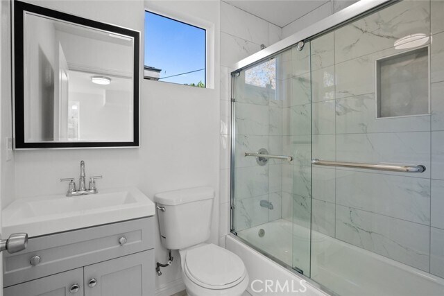 Building Photo - 11560 Archwood St