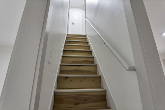 Building Photo - 2486 Findley Ave