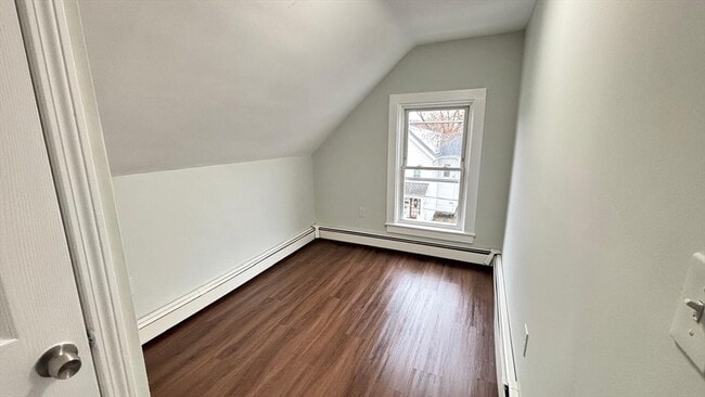 Building Photo - 10 Eames St