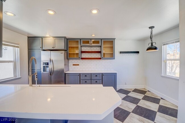 Building Photo - 1037 Yucca Ave