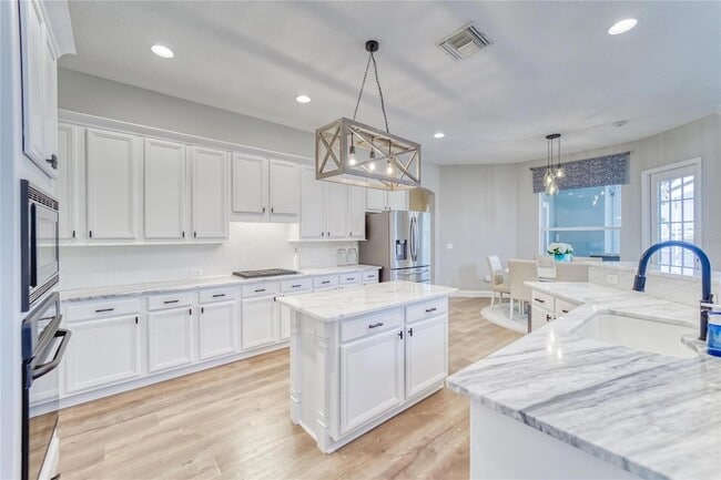Building Photo - 5225 Brighton Shore Dr