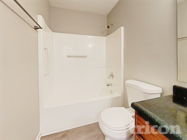 Building Photo - 1082 Sunmeadow Cir