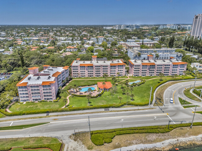 Building Photo - 1001 E Camino Real