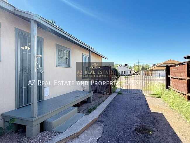 Building Photo - 3809 N 9th Pl