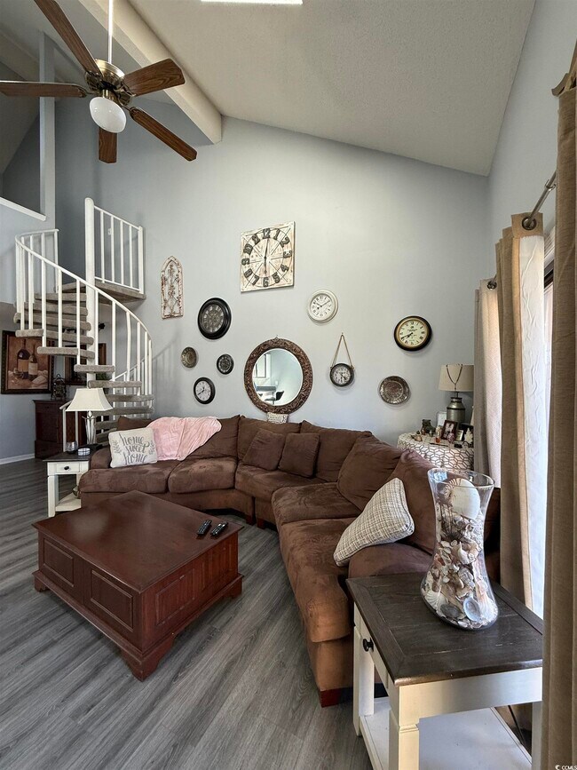 Building Photo - 1065 Plantation Dr W