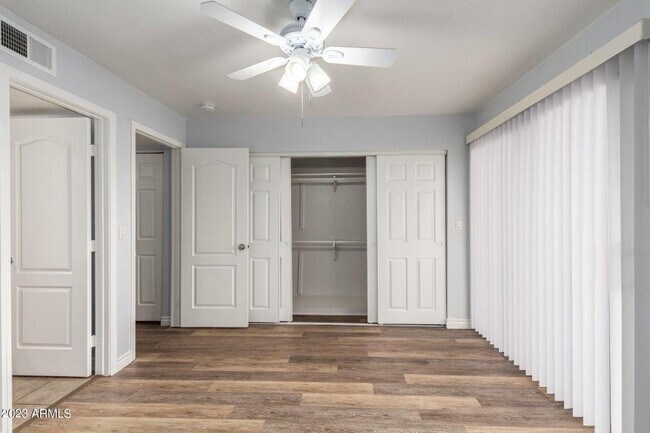 Building Photo - 3434 W Danbury Dr