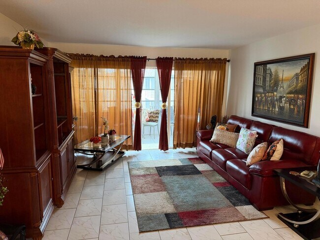 Building Photo - 502 Davis Rd