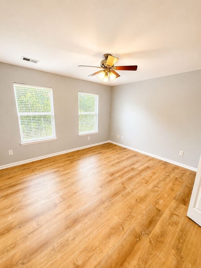 Building Photo - 1589 Thomas Barksdale Way