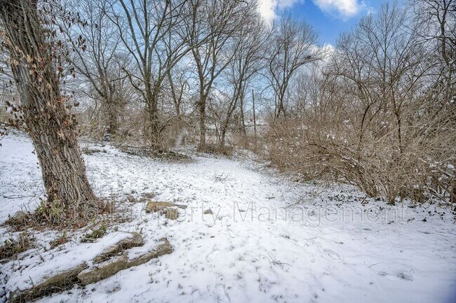 Building Photo - 6903 Jackson Ave