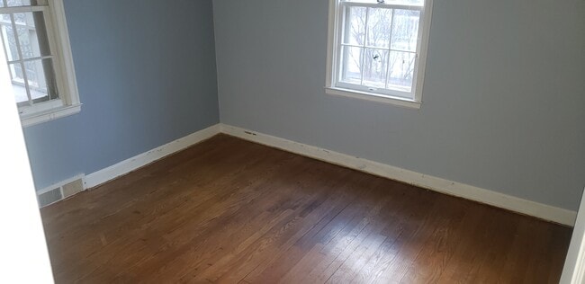 Small Bedroom - 4101 Hillcrest Dr