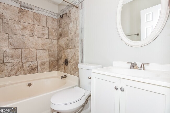 Building Photo - 5454 Northcut Dr