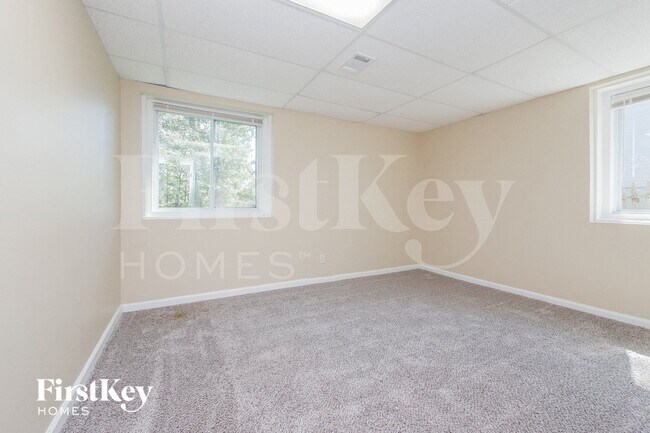 Building Photo - 1701 Underwood Dr SE