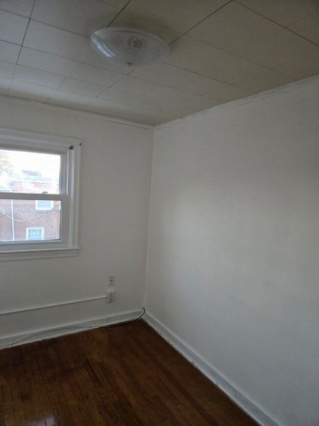 Building Photo - 2445 Brookwood St