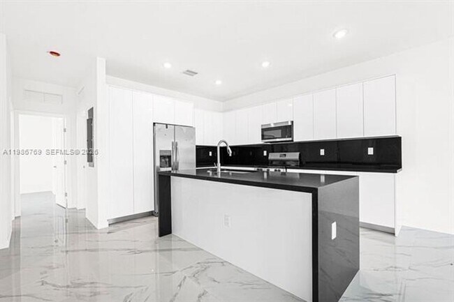 Building Photo - 22431 SW 125th Ave