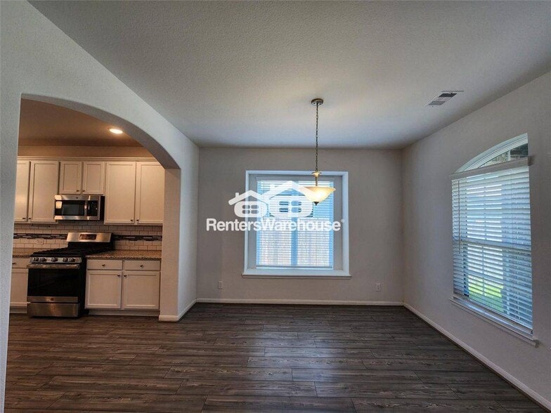 Building Photo - 411 Alaska Cedar Dr