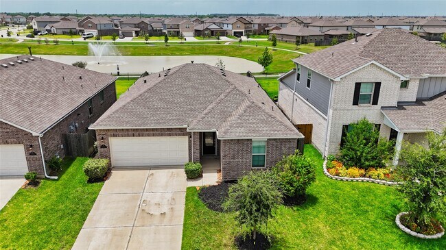 Building Photo - 5735 Aurora Grns Ln